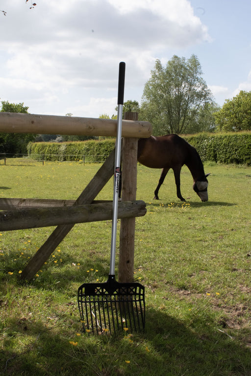 Fynalite Value Plastic Shavings Fork Long Handle