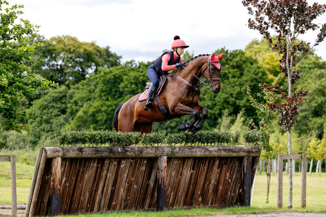 LeMieux Suede Close Contact Square Cranberry